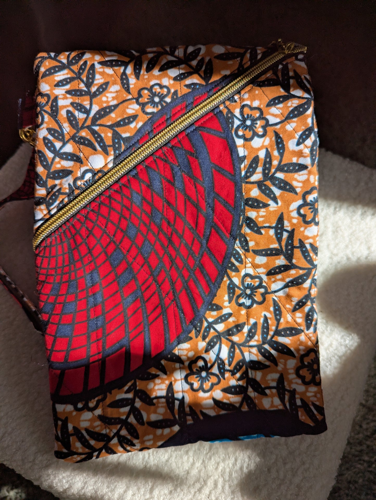 Right Slanted Zipper Bag