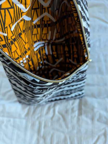 Left Slanted Zipper Bag (Black and White)