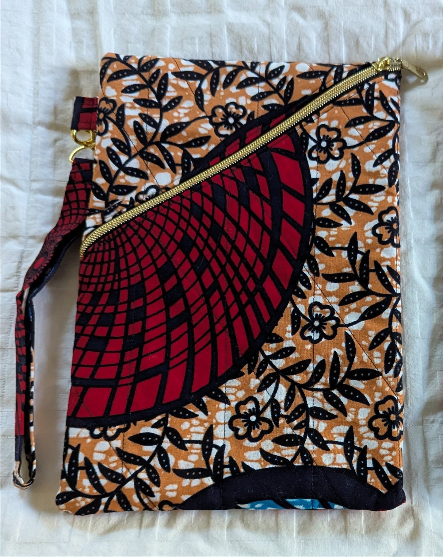 Right Slanted Zipper Bag